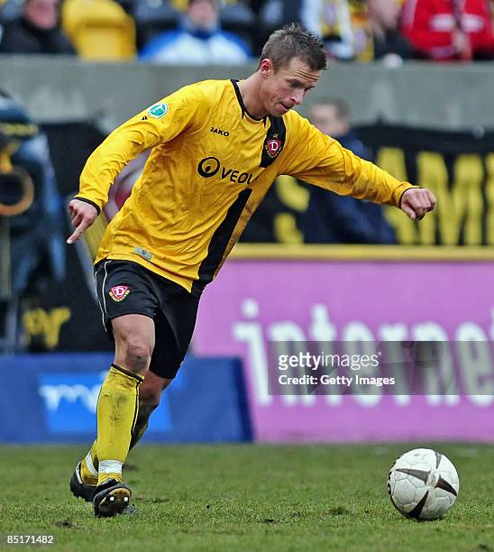 Lars Jungnickel of Dynamo Dresden in action during the 3. Liga match between Dynamo Dresden and Kickers Offenbach at the Rudolf Harbig Stadion on...