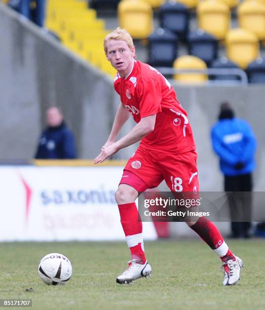 Steffen Haas of Kickers Offenbach in action during the 3. Liga match between Dynamo Dresden and Kickers Offenbach at the Rudolf Harbig Stadion on...