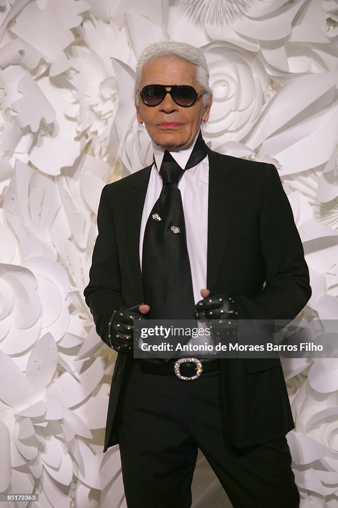 Chanel: Paris Fashion Week Haute Couture S/S 2009