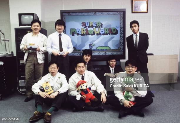 Equipe de création de jeux vidéo du personnage de Super Mario chez Nintendo en avril 1992 à Tokyo, Japon.