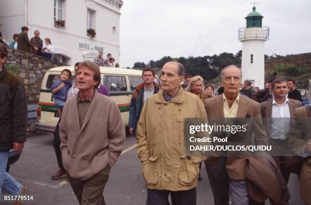 Bernard Kouchner, François Mitterrand et son frère Robert à Belle-Île-en-Mer, France le 27 septembre 1992.