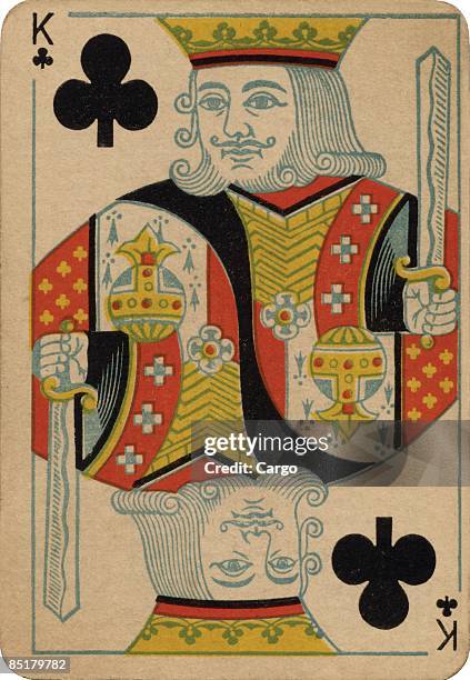 ilustraciones, imágenes clip art, dibujos animados e iconos de stock de king of clubs vintage playing card - rey de trébol