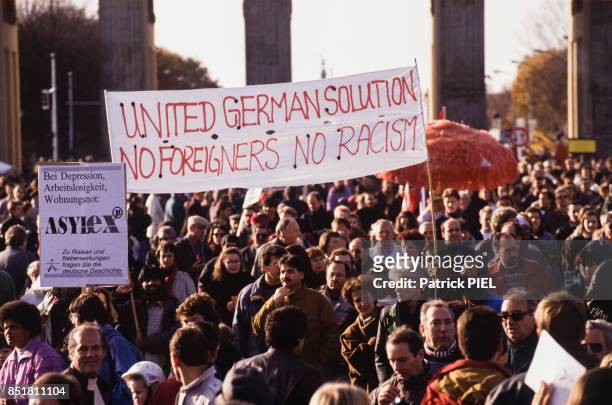 Manifestation contre le racisme le 8 novembre 1992 à Berlin, Allemagne.