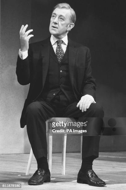 Sir Alec Guinness during a rehearsal of Alan Bennett's Habeas Corpus at the Lyric Theatre.