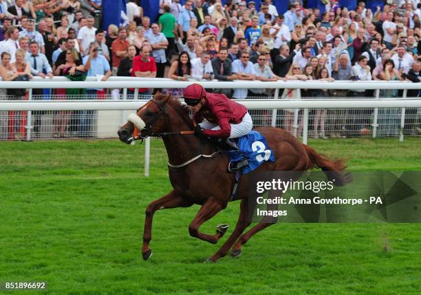 Hot Streak ridden Phillip Makin wins the Read Richard Fahey On sportinglife.com Median Auction Maiden Stakes during the Music Showcase Weekend at...