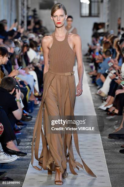 Model walks the runway at the Max Mara Ready to Wear Spring/Summer 2018 fashion show during Milan Fashion Week Spring/Summer 2018 on September 21,...