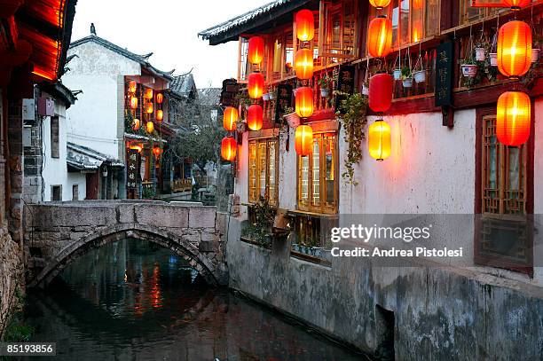 red lanterns in lijiang old town, china - lijiang stock pictures, royalty-free photos & images