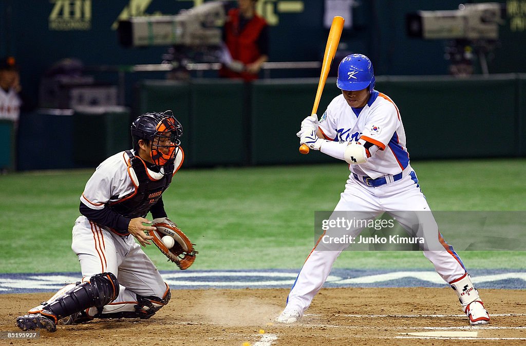 South Korea v Yomiuri Giants