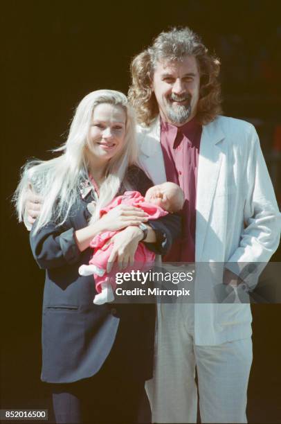 Billy Connolly, pamela Stephenson and their new baby Scarlett Connolly, 6th August 1988.