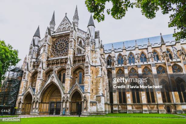 westminster abbey in london - city of westminster stockfoto's en -beelden