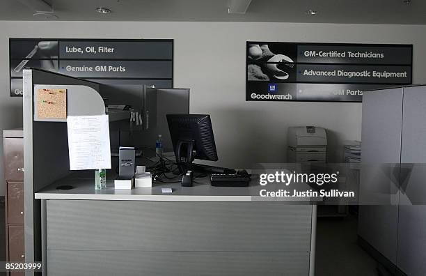 Service advisor's desk sits empty at the out-of-business San Rafael Chevrolet Saab Hummer Hyundai March 3, 2009 in San Rafael, California. General...