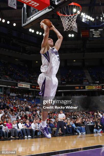 Spencer Hawes of the Sacramento Kings dunks the ball against the Indiana Pacers on March 3, 2009 at ARCO Arena in Sacramento, California. NOTE TO...