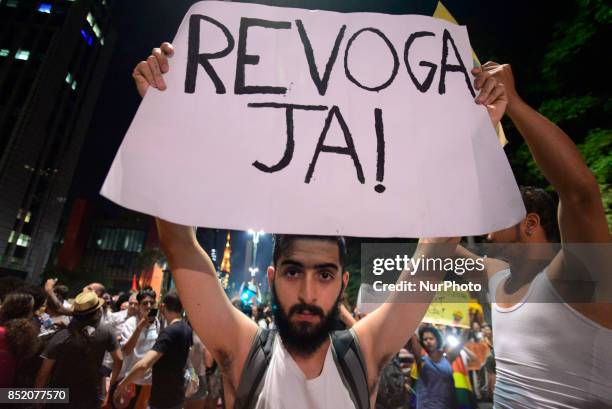 Protesters protest on Avenida Paulista on 22 September 2017 against Judge Waldemar Cláudio de Carvalho of the 14th Federal District Court, granted an...