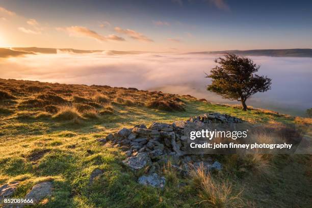 beautiful moments in derbyshire - buxton inglaterra fotografías e imágenes de stock