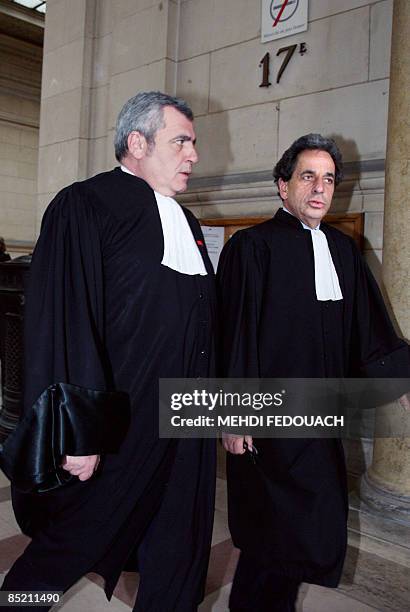 Les avocats de la défense, Mes Thierry Herzog et Pierre Haïk quittent le 04 mars 2009 le Tribunal correctionnel de Paris. Le procès s'achève ce jour...