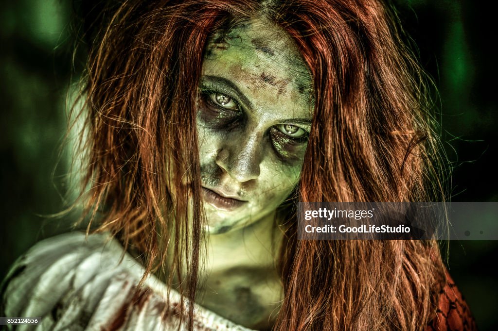 Zombie feminino