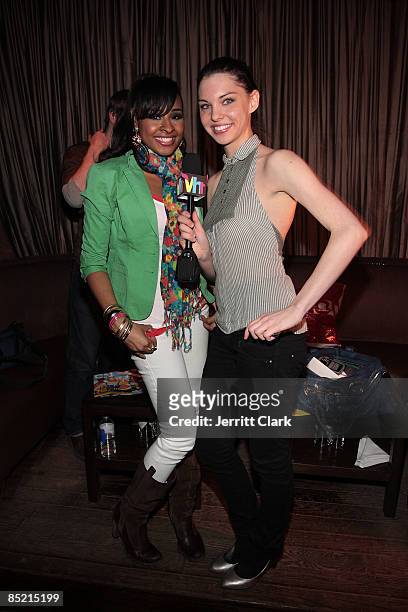 S Janell Snowden and model Kimberly Leemans attend the Old Navy private party at 1Oak on March 3, 2009 in New York City.
