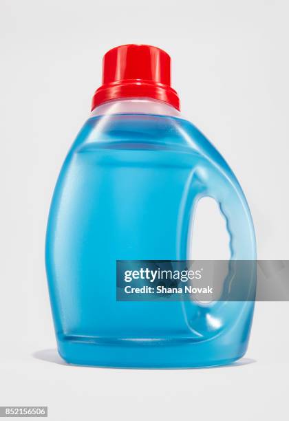 household laundry detergent - detersivi foto e immagini stock