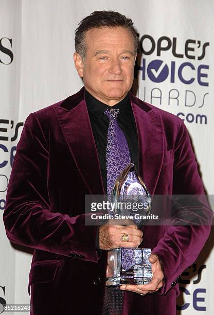 Actor Robin Williams poses in the press room at the 35th Annual People's Choice Awards held at the Shrine Auditorium on January 7, 2009 in Los...