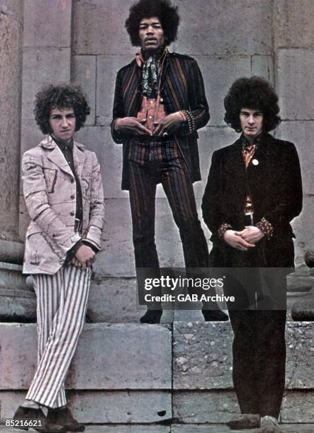 Photo of Noel REDDING and Mitch MITCHELL and JIMI HENDRIX EXPERIENCE and Jimi HENDRIX; L-R: Mitch Mitchell, Jimi Hendrix, Noel Redding. Jimi Hendrix...