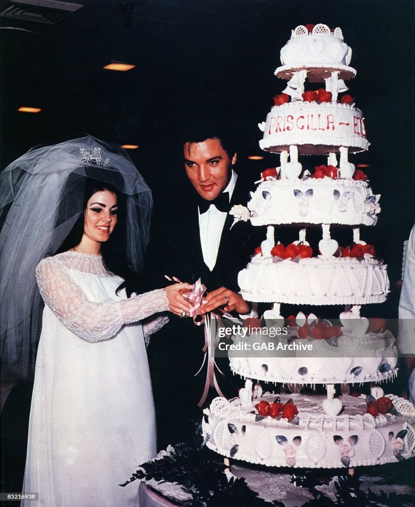 Photo of Priscilla PRESLEY and Elvis PRESLEY