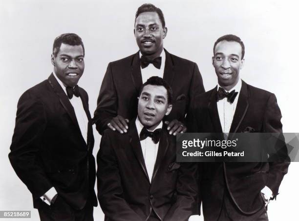Photo of MIRACLES and Smokey ROBSINSON and Bobby ROGERS and Pete MOORE and Ronald WHITE; Posed group portrait of The Miracles L-R Pete Moore, Bobby...