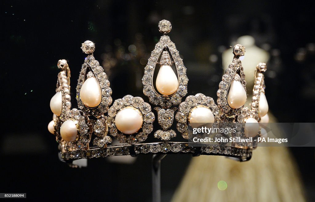 V&A Pearls Exhibition