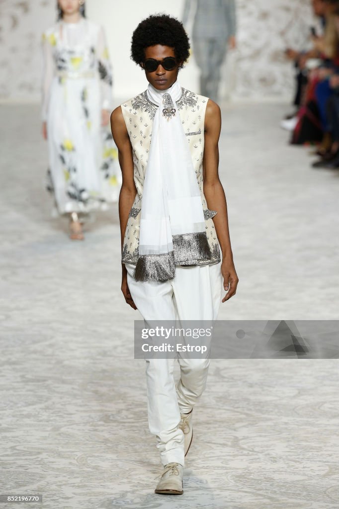 Etro - Runway - Milan Fashion Week Spring/Summer 2018