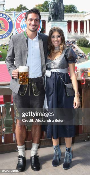 Mats Hummels of FC Bayern Muenchen and his wife Cathy attend the Oktoberfest beer festival at Kaefer Wiesenschaenke tent at Theresienwiese on...