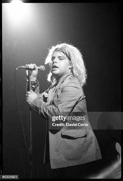 Photo of Jeffrey Lee PIERCE and GUN CLUB; Jeffrey Lee Pierce performing at The Venue, London