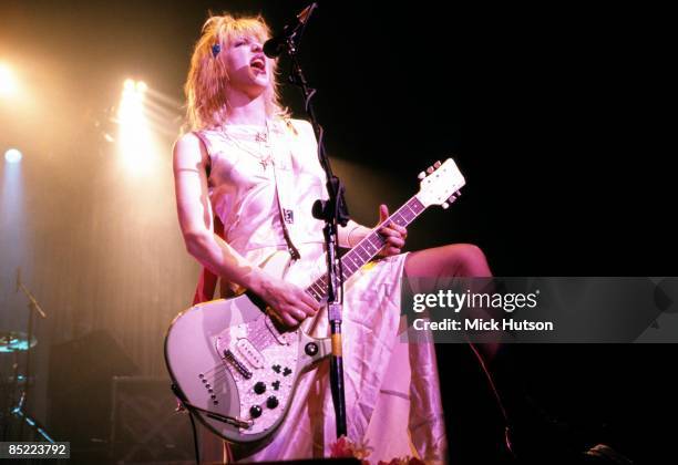 Photo of Courtney LOVE and HOLE, Courtney Love