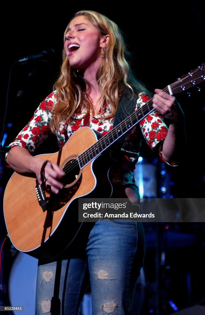 Rosey Rye Photo of ROSEY; Rosey performing at DKNY Presents Vanity Fair in ...