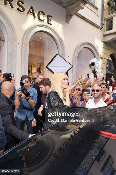 Claudia Schiffer attends her book launch cocktail at Versace Boutique during Milan Fashion Week Spring/Summer 2018 on September 23, 2017 in Milan,...