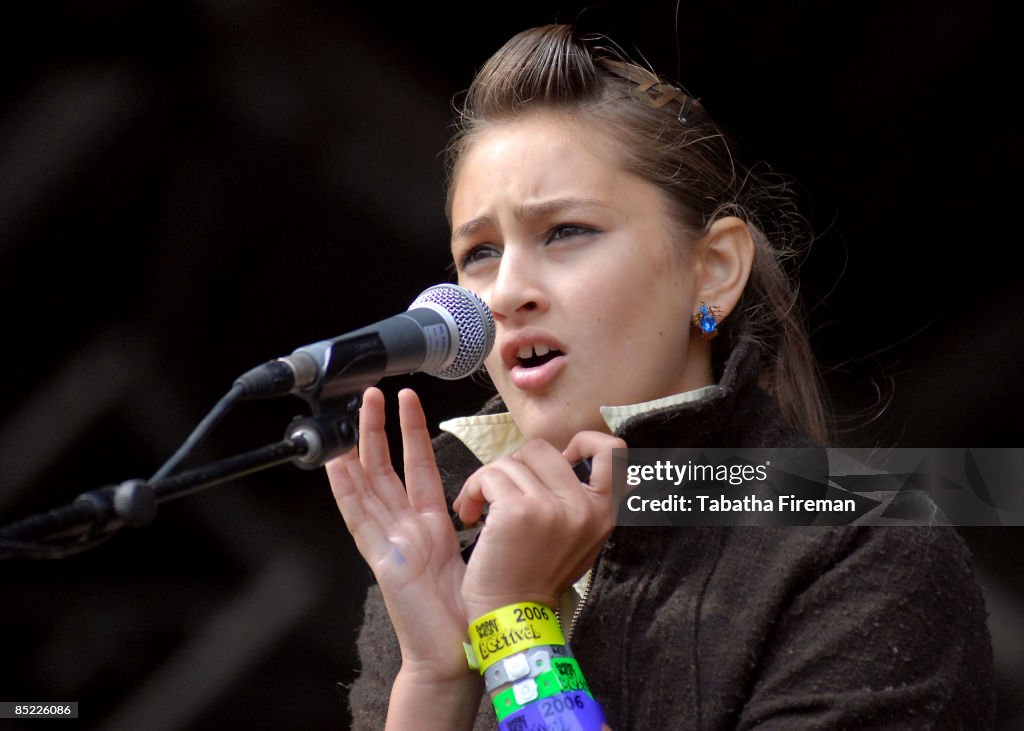 Photo of Kitty, Daisy & Lewis @ Bestival - 09/09/06