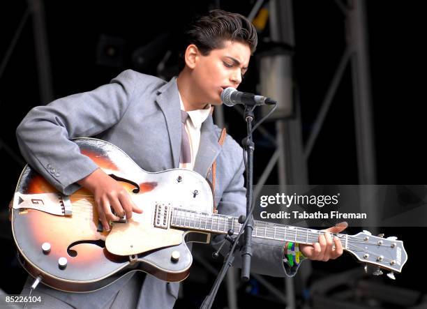 Photo of Kitty, Daisy & Lewis @ Bestival - 09/09/06, Kitty, Daisy & Lewis on the main stage @ Bestival - 09/09/06