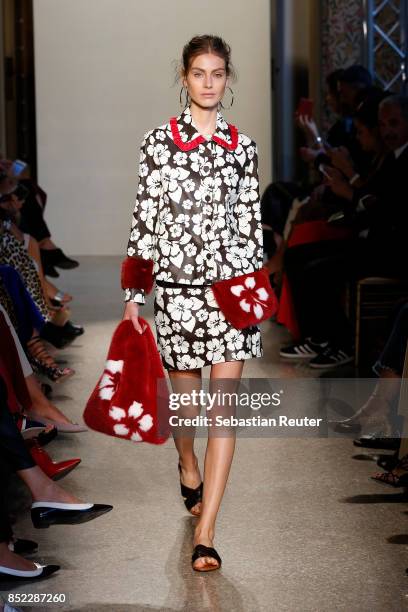 Model walks the runway at the Simonetta Ravizza show during Milan Fashion Week Spring/Summer 2018 on September 23, 2017 in Milan, Italy.