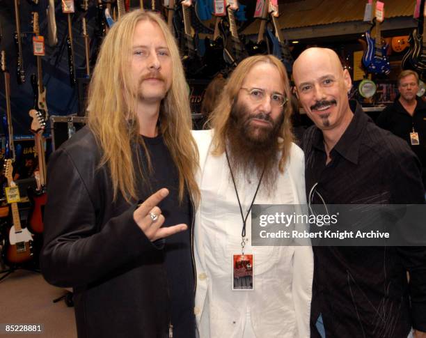 Photo of Bob KULICK and John KOLODNER and Jerry CANTRELL, w/ John Kolodner & Bob Kulick