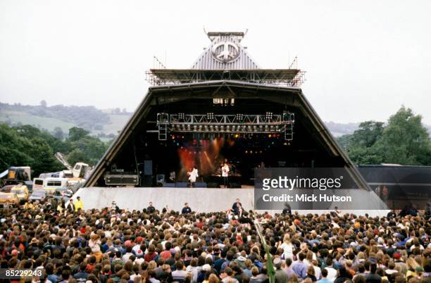Photo of STAGE and CROWDS and FANS and FESTIVALS, Deacon Blue on one the main stages at the Glastonbury Festival attracting a large crowd