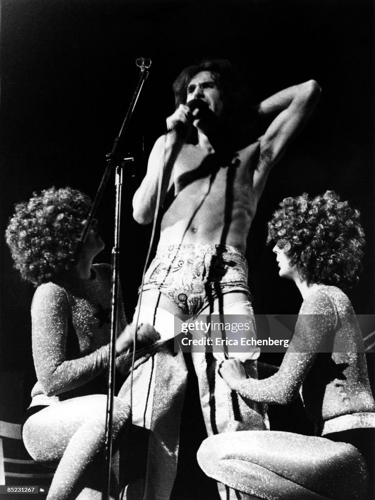 Photo of KINKS and Ray DAVIES; Ray Davies performing on stage, News  Photo - Getty Images