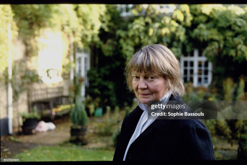 IRIS MURDOCH PUBLISHES 'THE MESSAGE TO THE PLANET'
