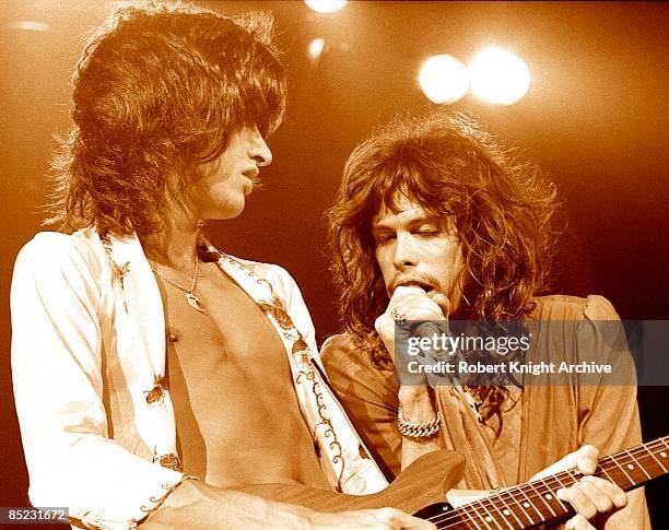 Photo of AEROSMITH and Joe PERRY and Steven TYLER, Steven Tyler & Joe Perry performing live onstage