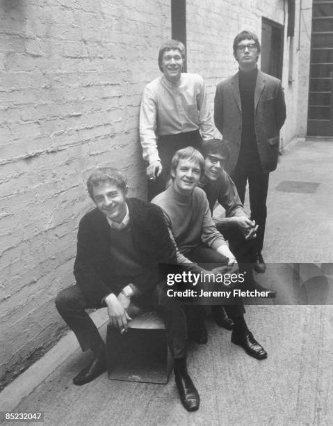 Photo of MANFRED MANN; Back : Paul Jones, Tom McGuinness, Front: Mike Hugg, Mike Vickers, Manfred Mann - posed, group shot