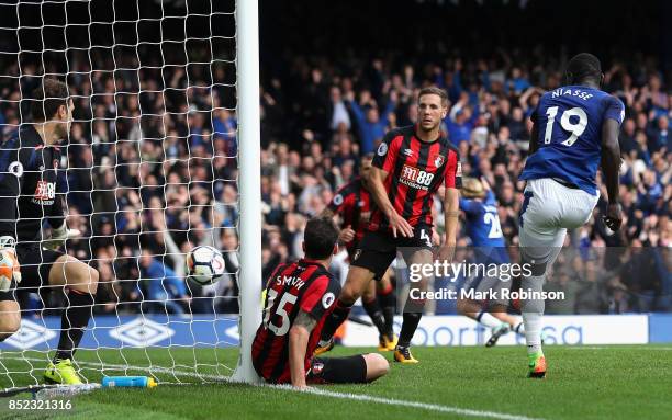 Oumar Niasse of Everton scores his side's second goal during the Premier League match between Everton and AFC Bournemouth at Goodison Park on...