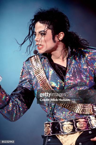 Photo of Michael JACKSON, Michael Jackson performing on stage - Dangerous Tour