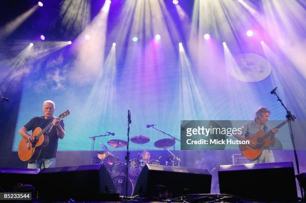 Photo of LIVE 8 and PINK FLOYD, Dave Gilmour , Nick Mason, Roger Waters - performing live onstage at Live 8