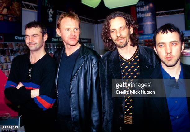 Photo of WET WET WET and Marti PELLOW