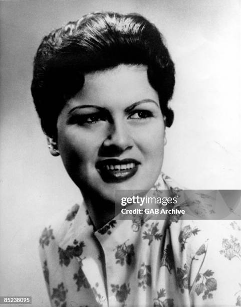 Photo of American Country singer Patsy CLINE posed circa 1960.