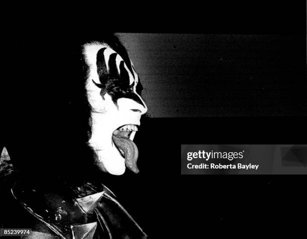 Gene Simms 609 Kiss 1976 Stock Photos, High-Res Pictures, and Images - Getty Images