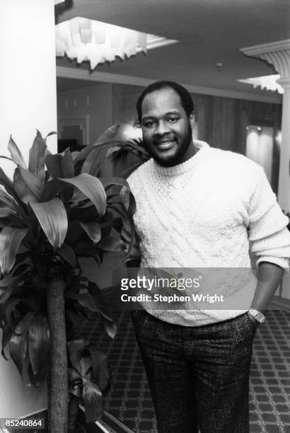 Photo of Marvin WINANS; Posed portrait of Marvin Winans