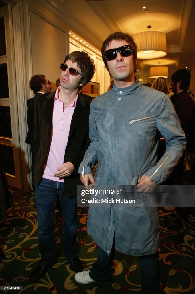 Photo of Liam GALLAGHER and Noel GALLAGHER and OASIS